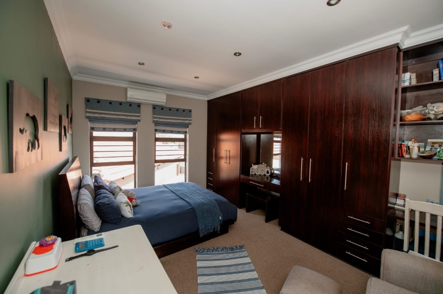 5 Bedroom Property for Sale in Baillie Park North West